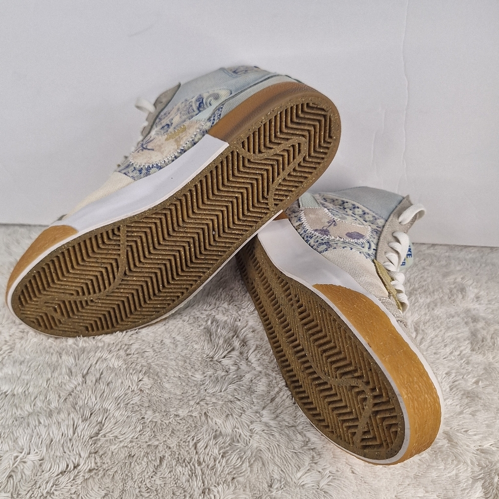 Nike Multi Pattern Shoes - Picture 4 of 8